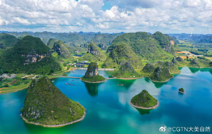 广西，美丽山水与多游戏角色族风情之旅